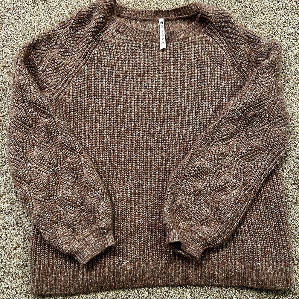 Leo & Nicole Brown Crew Neck Sweater with Chunky Knit and Plush Sleeves